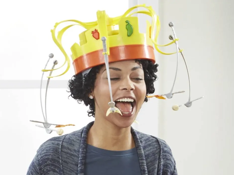 chow_crown_swe_2.webp Hasbro Festspel | Chow Crown (Swe)